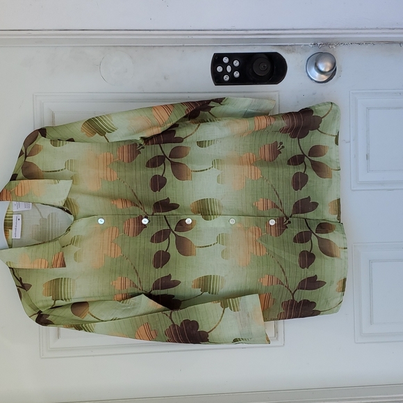 3/$30 Alfred Dunner Semi-Sheer Button Down Top - Picture 1 of 6